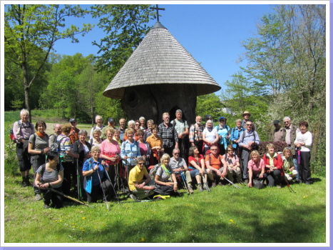 Gruppenfoto an der Kapelle Gruppenfoto an der Kapelle