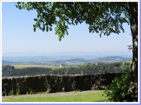 Panoramablick von der Burg Kreuzen Panoramablick von der Burg Kreuzen