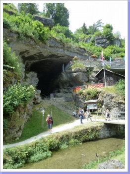 Eingang zur Teufelshöhle Eingang zur Teufelshöhle